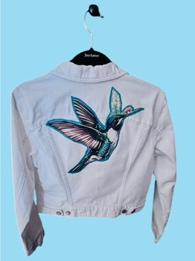 Refashioned White Denim Jacket w/ Hummingbird Art – Cropped L